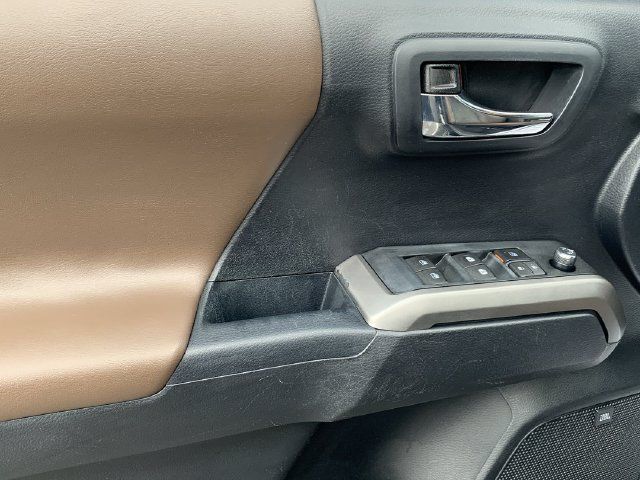 Used 2018 Toyota Tacoma Limited RWD image 17