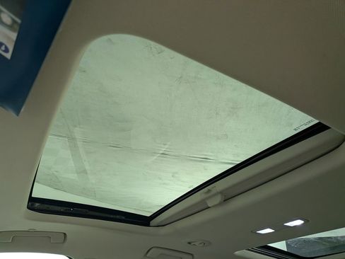 Used 2023 Buick Enclave Avenir image 30