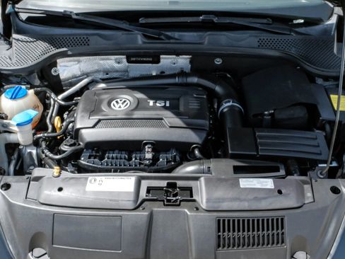 Used 2015 Volkswagen Beetle 1.8T Classic FWD image 38