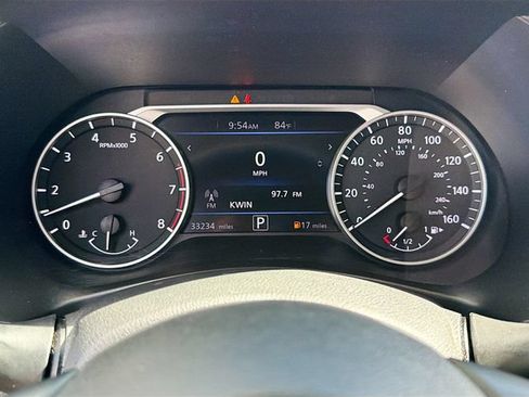 Used 2022 Nissan Sentra SR w/ SR Premium Package FWD image 12