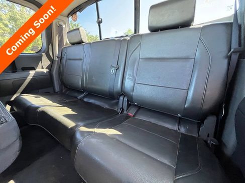 Used 2005 Nissan Titan LE w/ (U01) Nissan Navigation Pkg AWD/4WD image 8