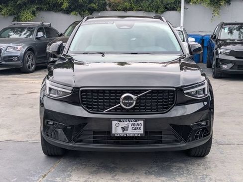 Used 2025 Volvo XC40 B5 Plus AWD/4WD image 8