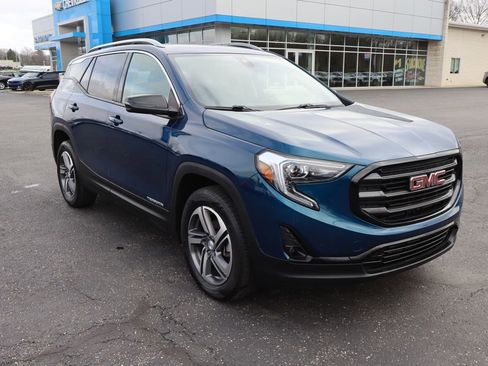 Used 2021 GMC Terrain SLT w/ LPO, Dark Accent Package AWD/4WD image 2