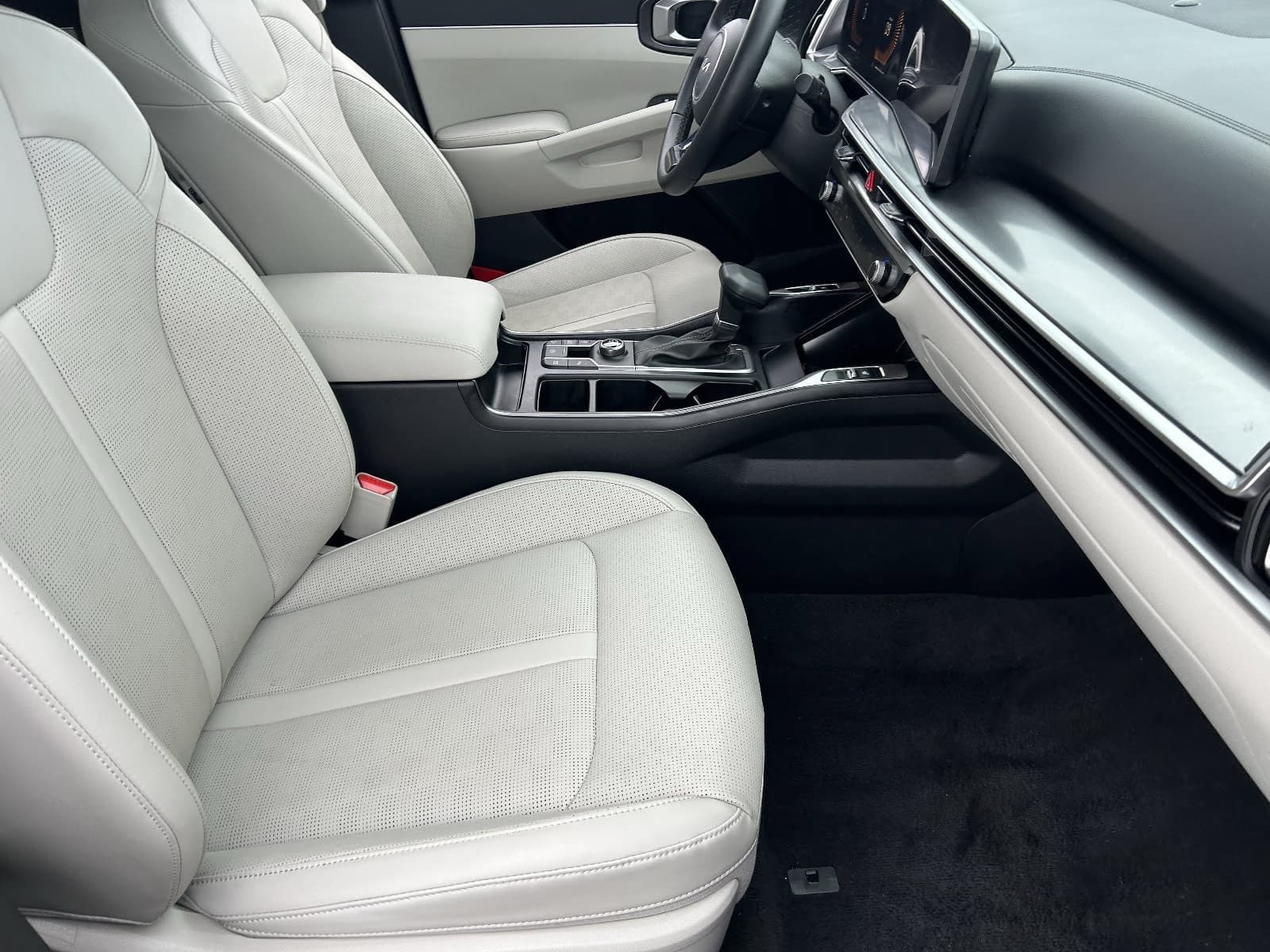 Used 2025 Kia Sorento EX w/ Panoramic Sunroof Package FWD image 14