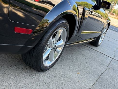 Used 2007 Ford Mustang GT image 35