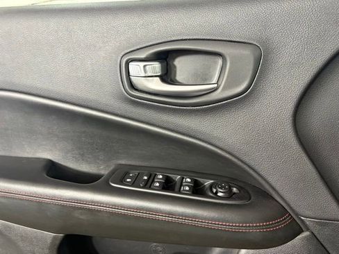 Used 2020 Jeep Compass Trailhawk image 16