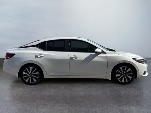 Used 2020 Nissan Sentra SV w/ SV Premium Package FWD image 4