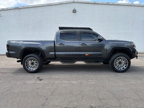 Used 2021 Toyota Tacoma TRD Off-Road w/ Technology Package AWD/4WD image 1