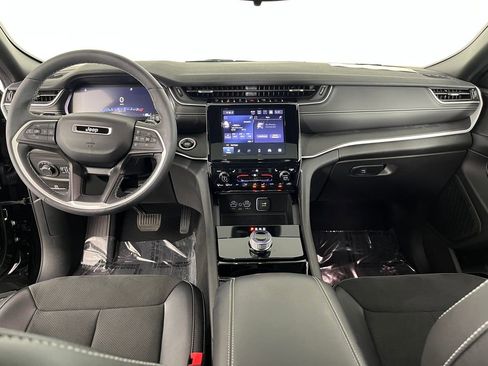 Used 2023 Jeep Grand Cherokee Altitude AWD/4WD image 26
