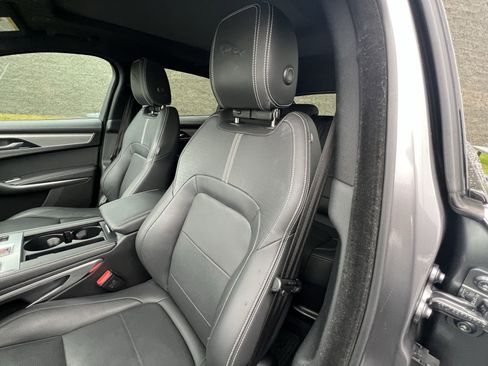 Certified 2025 Jaguar F-PACE R-Dynamic S image 16