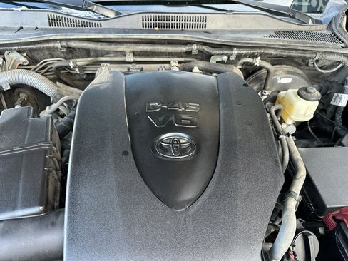 Used 2017 Toyota Tacoma SR5 image 55