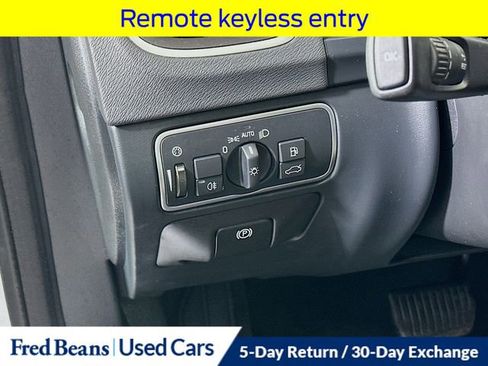 Used 2017 Volvo V60 T5 Cross Country w/ Convenience Package image 12