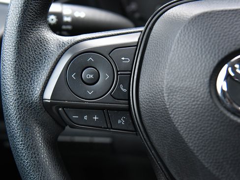 Used 2024 Toyota Corolla LE image 31