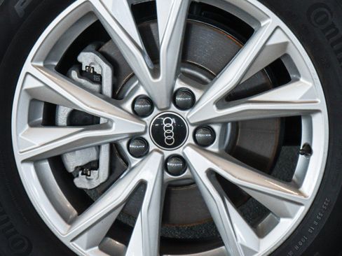 Used 2022 Audi Q3 2.0T Premium w/ Convenience Package image 5