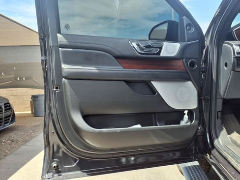 Used 2023 Lincoln Navigator Reserve AWD/4WD image 20