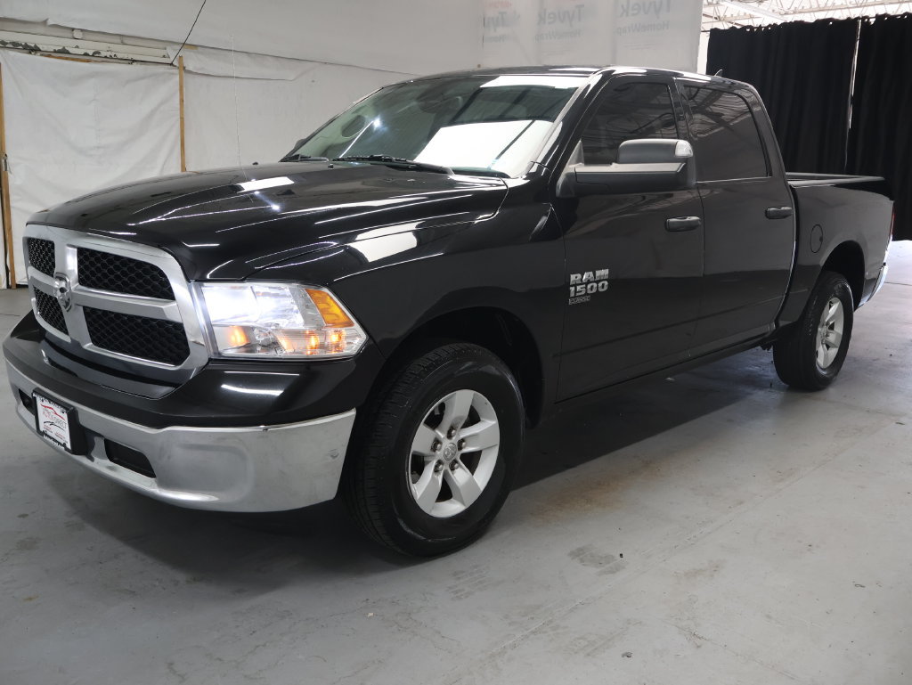 Used 2023 RAM 1500 Classic SLT w/ Trailer & Traction Group AWD/4WD image 3