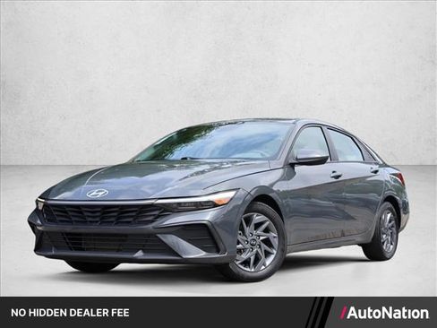 Used 2024 Hyundai Elantra SEL FWD image 1