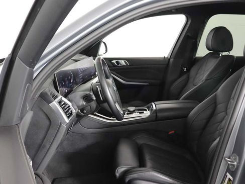 Used 2024 BMW X5 xDrive40i w/ Parking Assistance Package AWD/4WD image 13