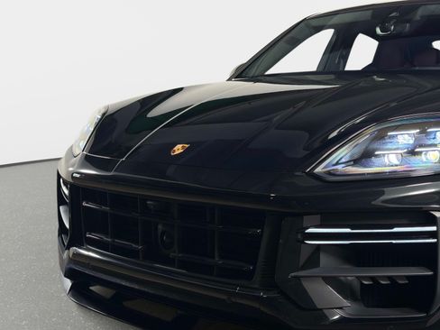 Used 2024 Porsche Cayenne Turbo GT AWD/4WD image 11