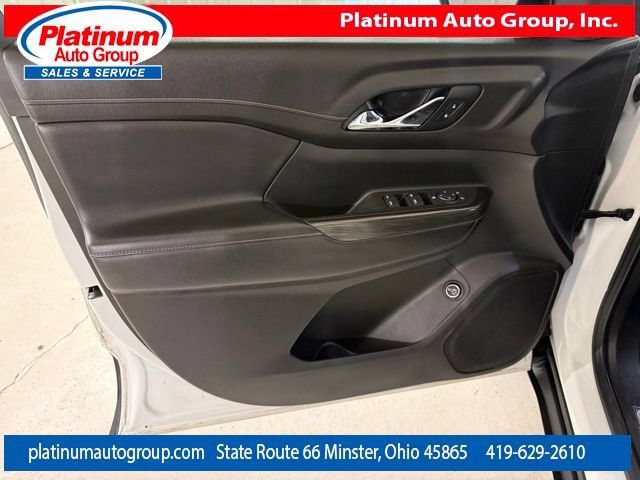 Used 2020 GMC Acadia SLT FWD image 25