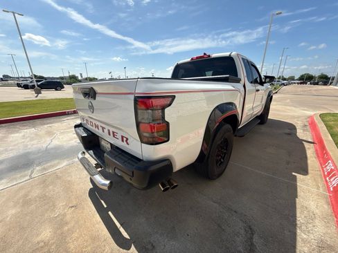 Used 2023 Nissan Frontier S w/ Technology Package RWD image 4