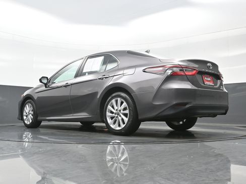 Used 2023 Toyota Camry LE image 29