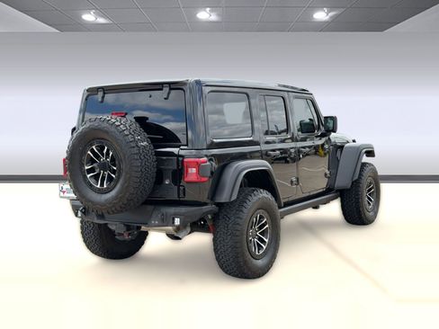 Used 2024 Jeep Wrangler Willys image 9
