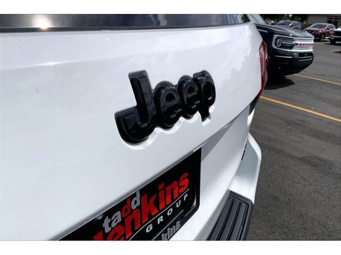 Used 2022 Jeep Grand Cherokee Laredo X AWD/4WD image 33