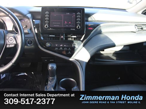 Used 2021 Toyota Camry SE w/ Convenience Package image 16