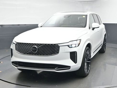 New 2026 Volvo XC90 B6 Plus image 3