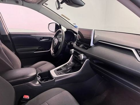 Used 2025 Toyota RAV4 XLE image 11