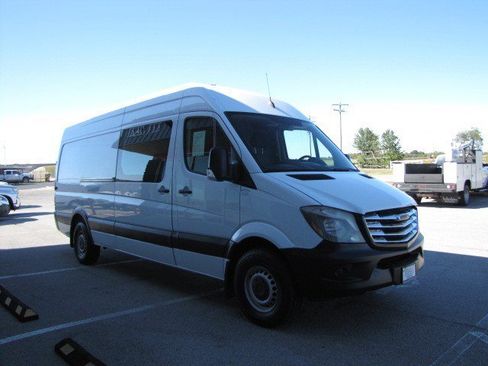 Used 2015 Freightliner Sprinter 2500 image 4