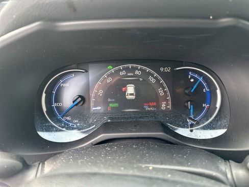 Used 2024 Toyota RAV4 LE AWD/4WD image 10