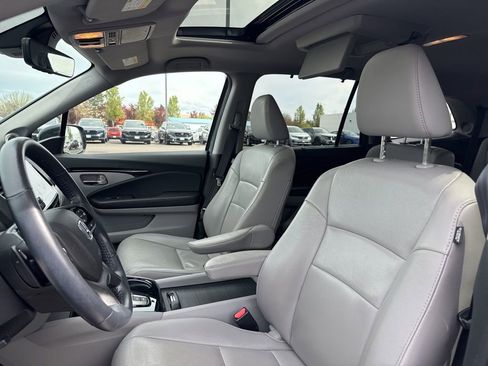 Used 2021 Honda Pilot Touring image 9