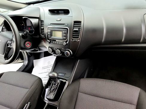 Used 2017 Kia Forte LX FWD image 15