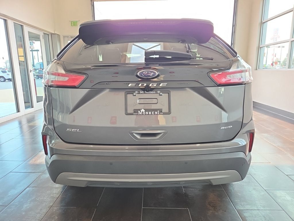 Used 2024 Ford Edge SEL AWD/4WD image 5