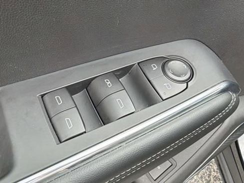 Certified 2025 GMC Acadia Elevation image 9