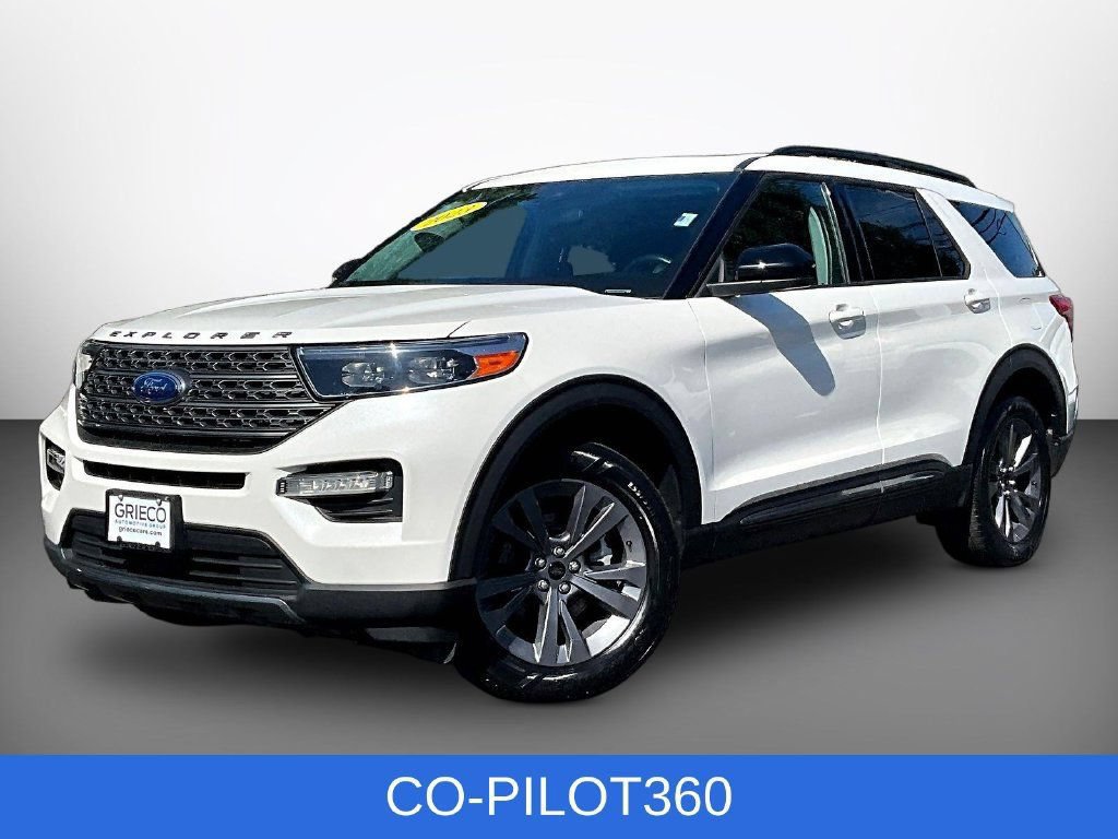 Used 2023 Ford Explorer XLT w/ Equipment Group 202A AWD/4WD image 3