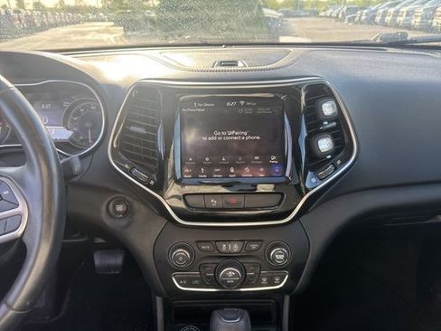 Used 2019 Jeep Cherokee Limited AWD/4WD image 17