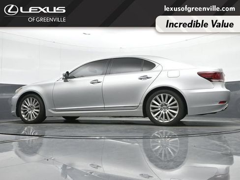 Used 2013 Lexus LS 460 w/ Comfort Pkg RWD image 37