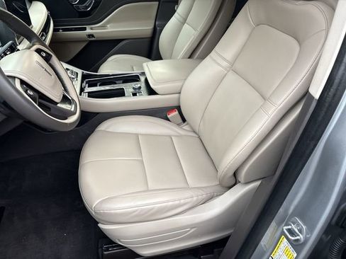 Used 2023 Lincoln Aviator AWD image 13