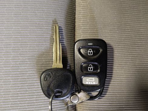 Used 2018 Hyundai Elantra SEL FWD image 32