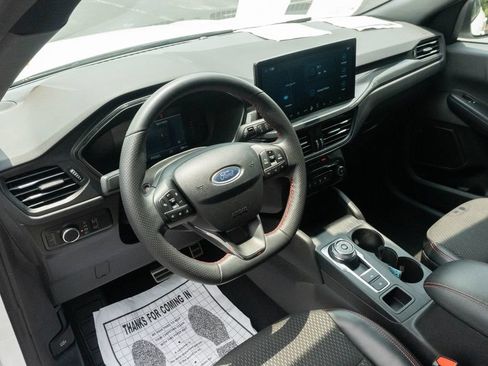 Used 2024 Ford Escape ST-Line w/ Tech Pack #1 FWD image 4
