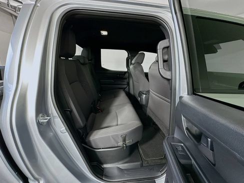 Certified 2025 Toyota Tacoma SR5 AWD/4WD image 25