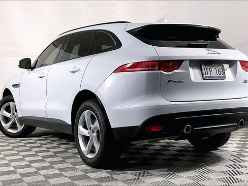 Used 2017 Jaguar F-PACE Premium image 13