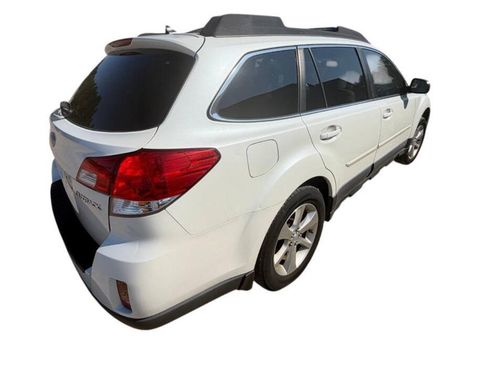 Used 2013 Subaru Outback 2.5i Limited w/ Moonroof Pkg AWD/4WD image 5