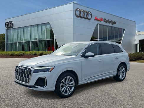 Certified 2025 Audi Q7 Premium w/ Convenience Package image 1