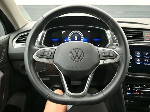 Used 2023 Volkswagen Tiguan SE FWD image 19
