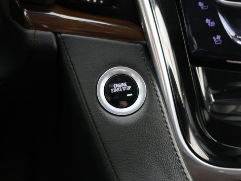 Used 2020 Cadillac Escalade Luxury AWD/4WD image 21