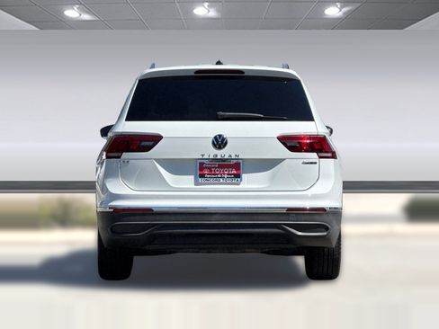 Used 2022 Volkswagen Tiguan SE AWD/4WD image 10